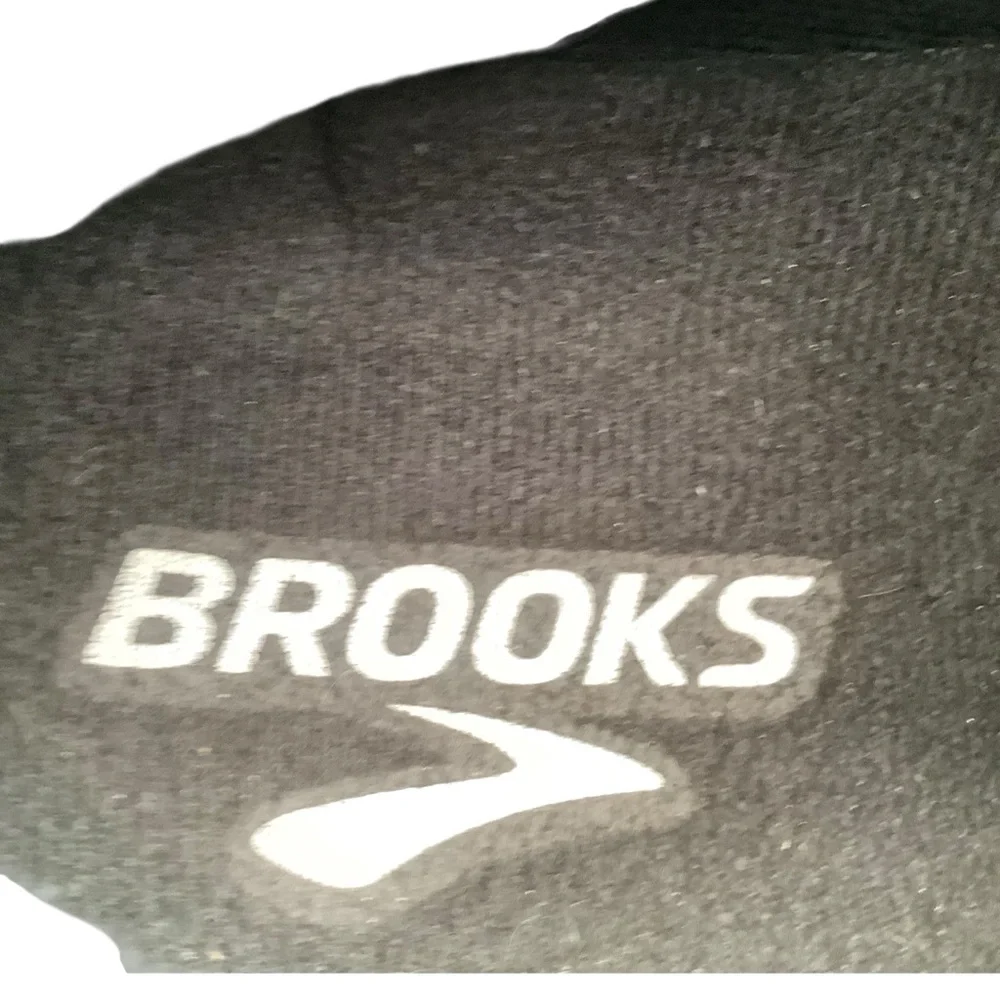 Brooks‎ Men's Black and White Athletic Shoes